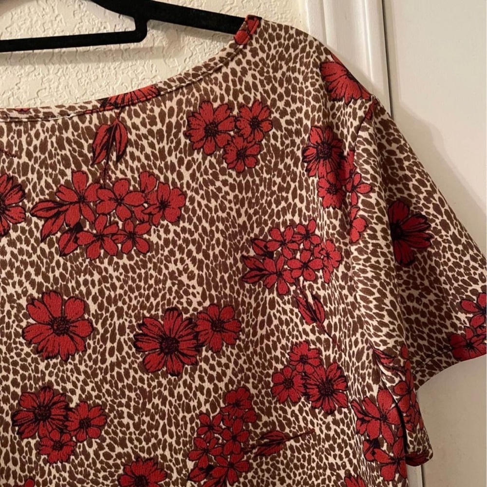 Plus Size Women’s  brown/burgundy floral short sleeve top size 2X New - Picture 6 of 9